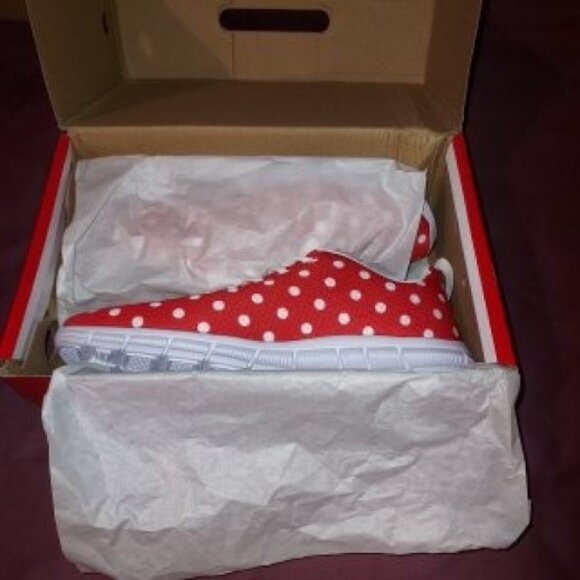 Uminded Red White Polka Dot Lace-Up Running Fashion Sneakers Size 10 NIB - Picture 2 of 4